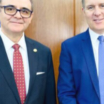 EE.UU. expresa interés en fortalecer relaciones comerciales con Ecuador