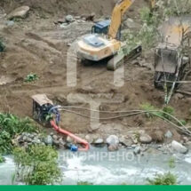 Moradores de Guadalupe cierran vía en Zamora por minería ilegal en río Kantzama